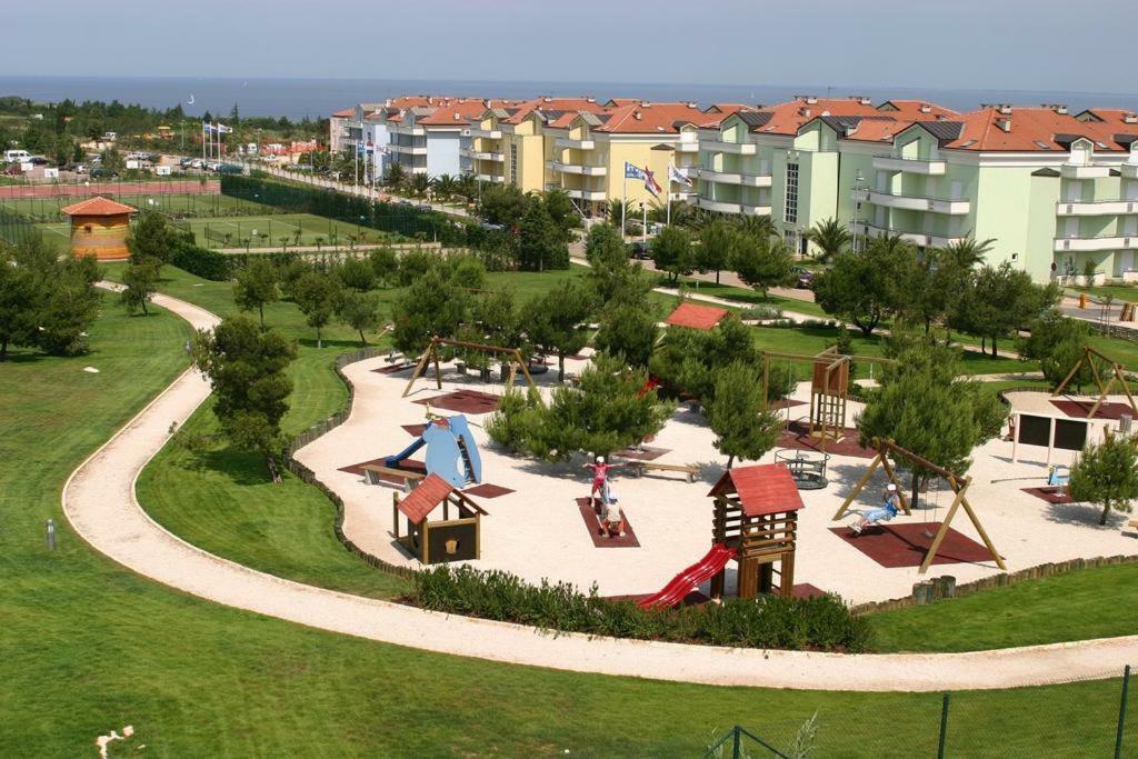 Apartment Golf Crveni Vrh Eksteriør billede